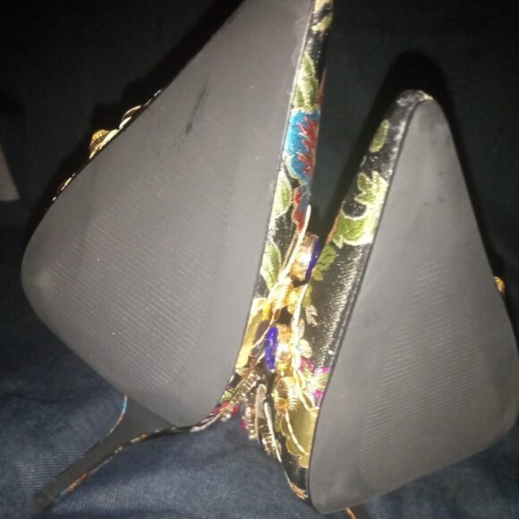 AZALEA WANG " PAISLEY PROMISES " BLACK EMBELLISHED PUMP(BRAND NEW !!!!!!!!!! - Picture 7 of 7